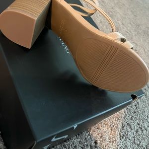 Vera Wang BRAND NEW!